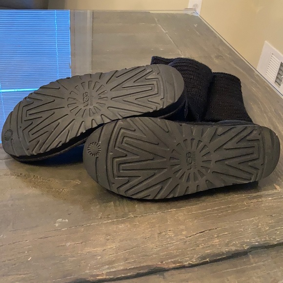 UGG Black Classic Cardy Boot - Fantastic condition - Picture 9 of 12